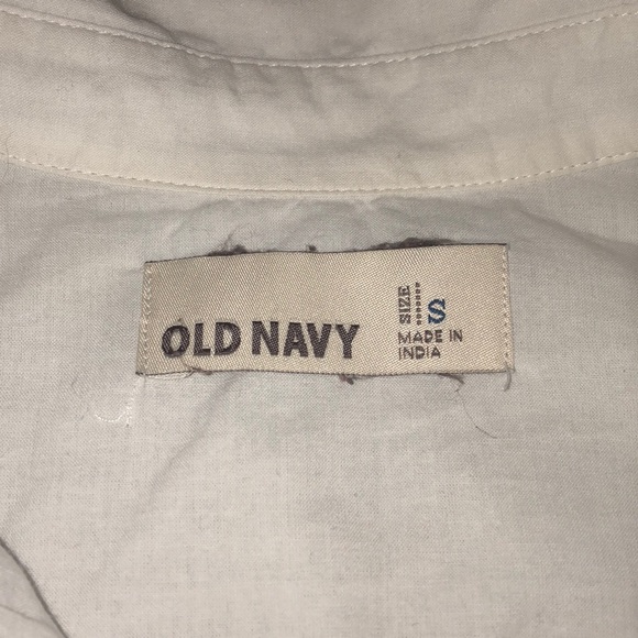 Old Navy White Button Down Shirt Size Small - Picture 2 of 4